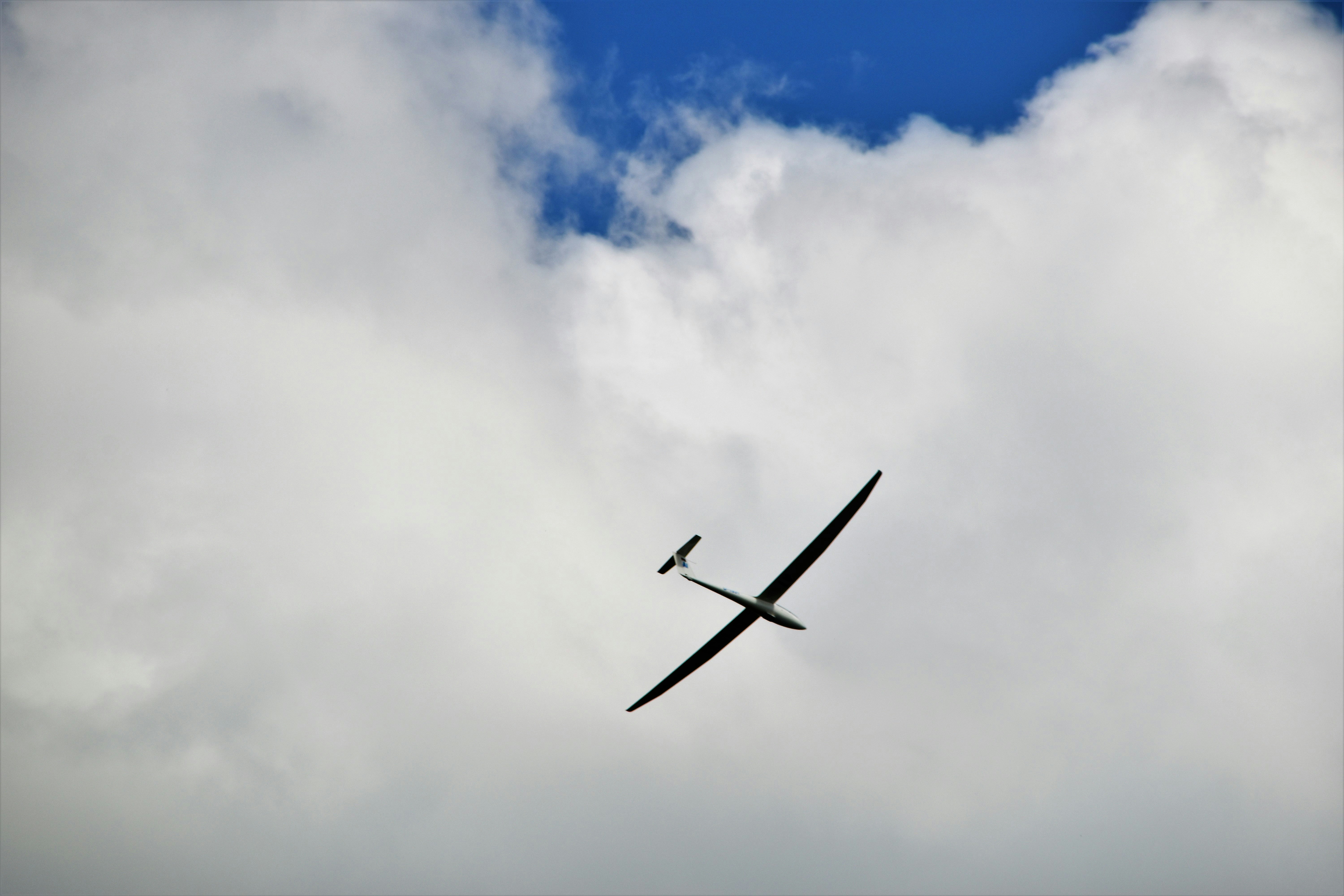 time lapse photography of airplane in flight